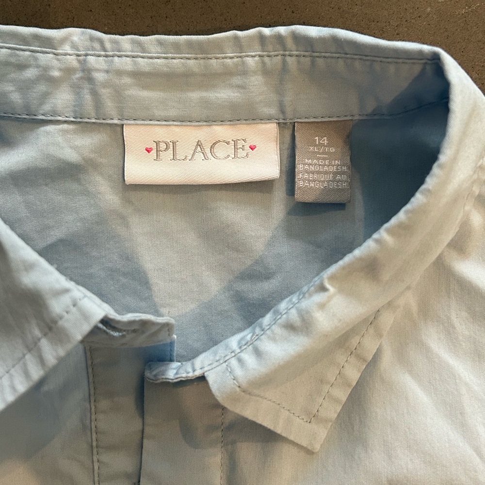 Light Blue Button-Up blouse - Picture 3 of 5